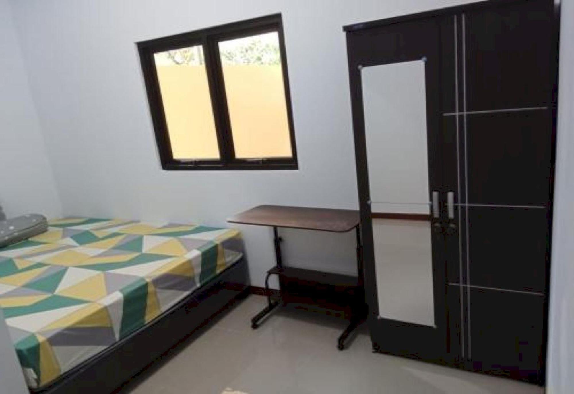 Hotel Spot On 94166 Kost Bunda Syariah Bekasi Esterno foto
