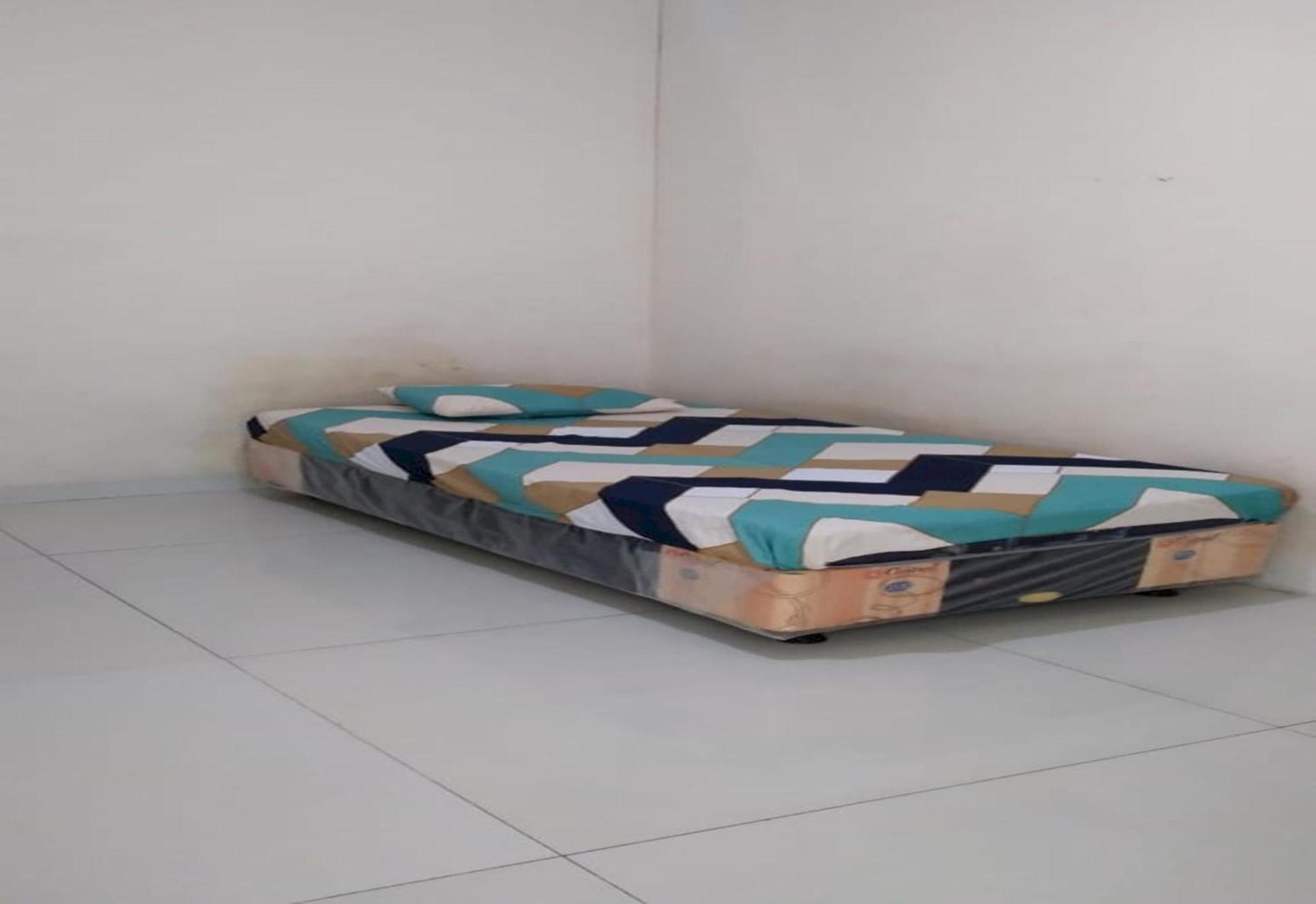 Hotel Spot On 94166 Kost Bunda Syariah Bekasi Esterno foto