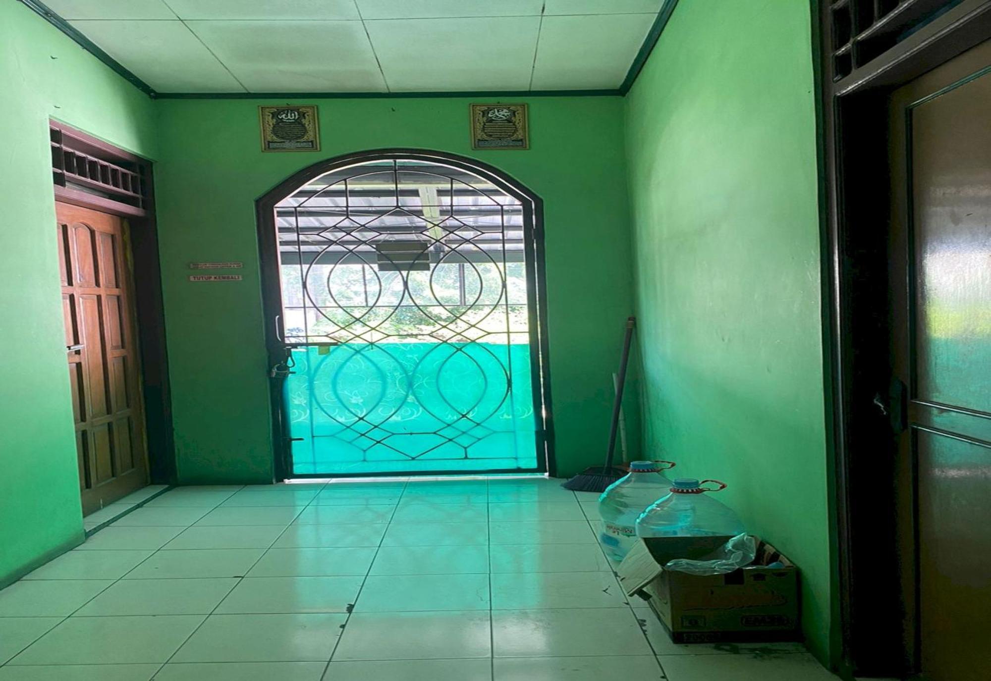 Hotel Spot On 94166 Kost Bunda Syariah Bekasi Esterno foto