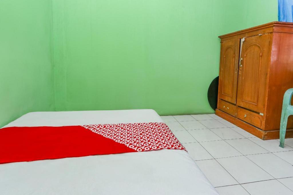 Hotel Spot On 94166 Kost Bunda Syariah Bekasi Esterno foto