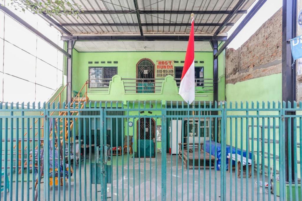 Hotel Spot On 94166 Kost Bunda Syariah Bekasi Esterno foto