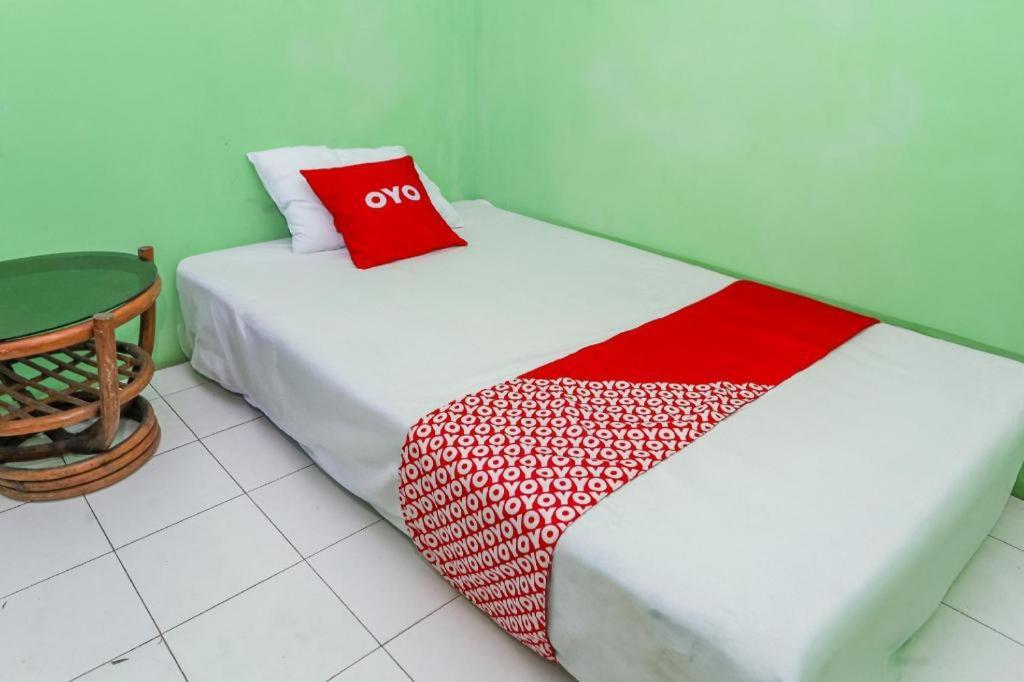 Hotel Spot On 94166 Kost Bunda Syariah Bekasi Esterno foto