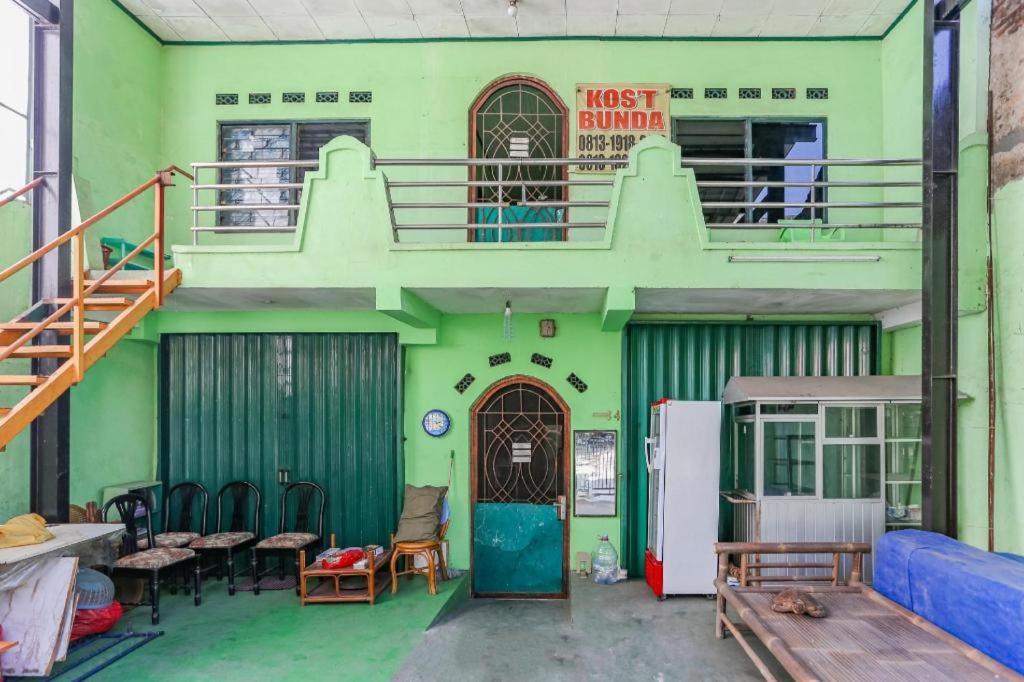 Hotel Spot On 94166 Kost Bunda Syariah Bekasi Esterno foto