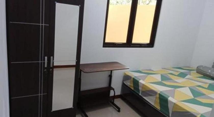 Hotel Spot On 94166 Kost Bunda Syariah Bekasi Esterno foto