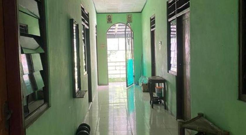 Hotel Spot On 94166 Kost Bunda Syariah Bekasi Esterno foto