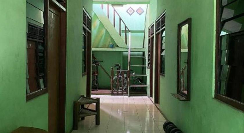 Hotel Spot On 94166 Kost Bunda Syariah Bekasi Esterno foto